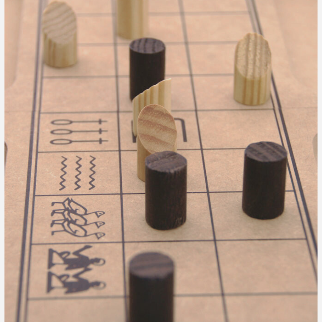 Senet - um antigo jogo de tabuleiro egípcio